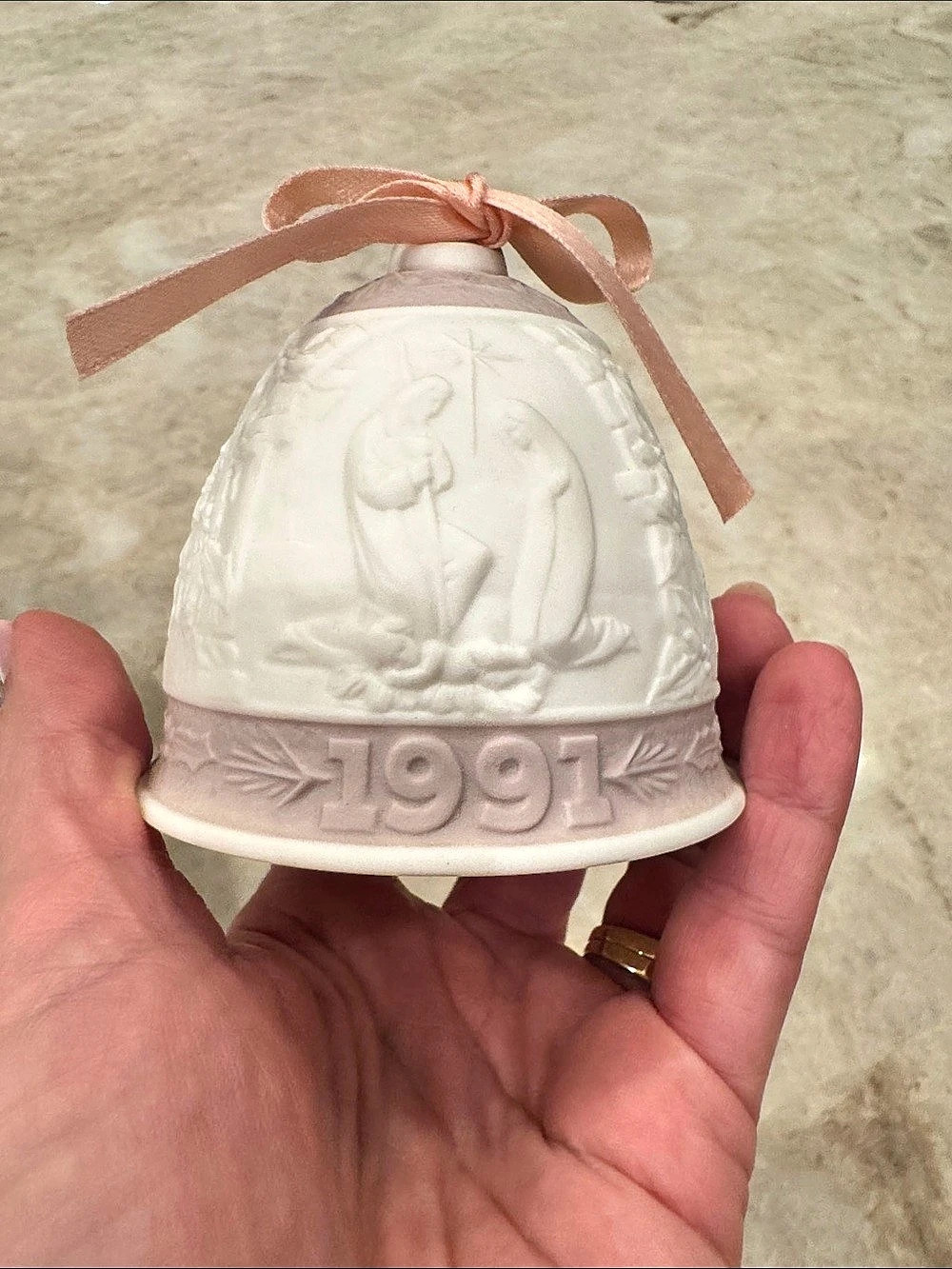 Lladró 1991 Christmas Bell (Campanita Navidad 1991) 1991 Ornament